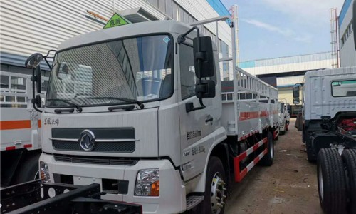 6.6米東風(fēng)天錦氣瓶運(yùn)輸車(chē) 